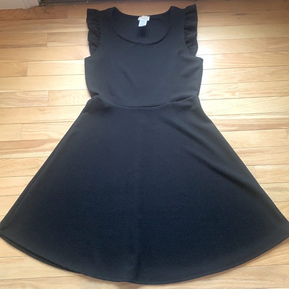 CAUTION TO THE WIND NWT SUPER CUTE BLACK DRESS - 5% SPANDEX